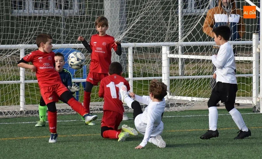 Foto 5 - Fest&iacute;n de goles del Benjam&iacute;n A del Ciudad Rodrigo para cerrar el 2022