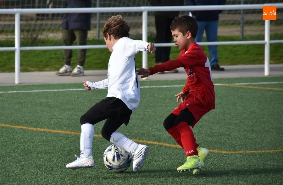 Foto 10 - Fest&iacute;n de goles del Benjam&iacute;n A del Ciudad Rodrigo para cerrar el 2022