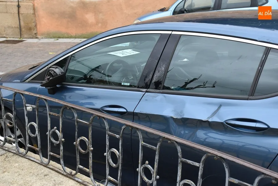 Foto 3 - El Autob&uacute;s TERPAT, protagonista de un incidente en el que resulta da&ntilde;ado un veh&iacute;culo que lo acompa&ntilde;a