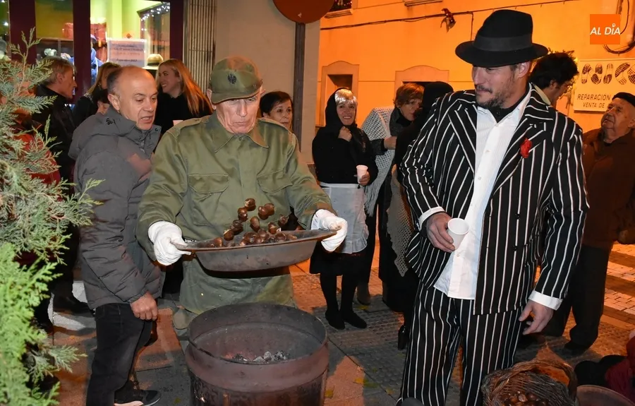 Foto 11 - Unas ricas casta&ntilde;as asadas ayudan a calentar la tarde en la calle Lorenza Iglesias
