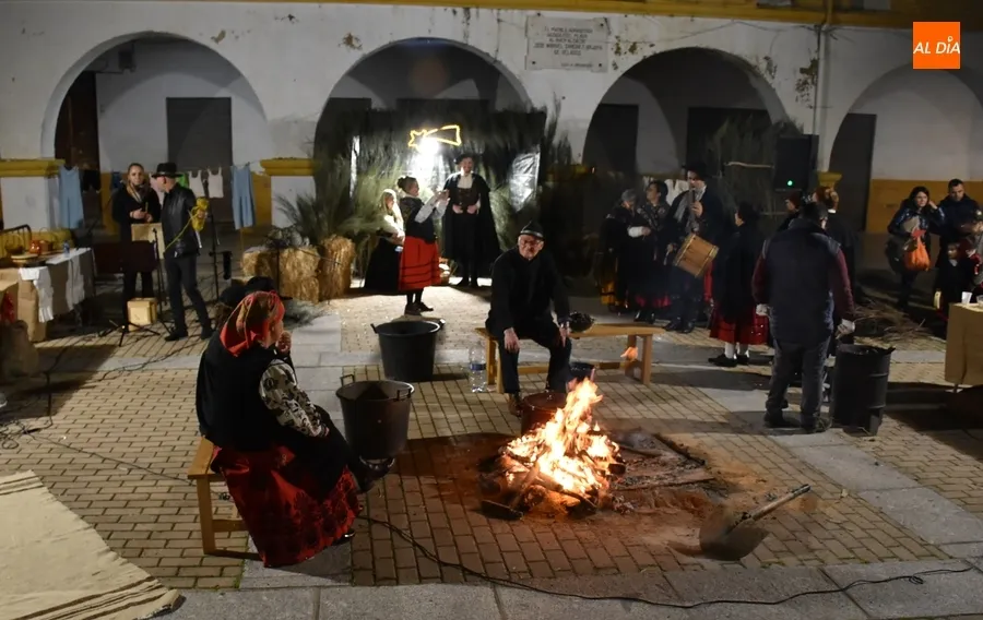 Foto 2 - Concurrida recreaci&oacute;n del Bel&eacute;n Viviente por parte del Bot&oacute;n Charro