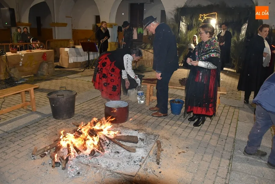Foto 4 - Concurrida recreaci&oacute;n del Bel&eacute;n Viviente por parte del Bot&oacute;n Charro