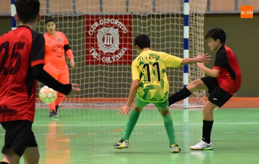 Foto 3 - Cara y cruz para el Infantil y el Cadete regionales del III Columnas en el cierre del a&ntilde;o deportivo en Fox&aacute;