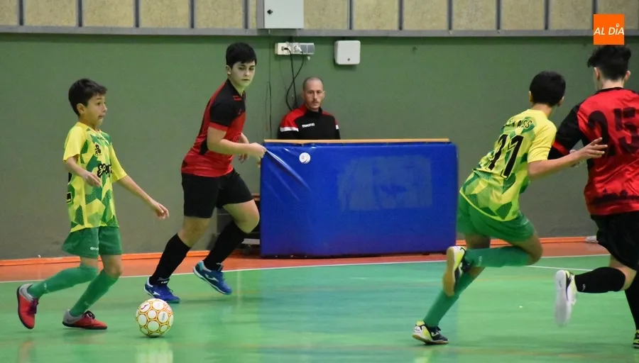 Foto 7 - Cara y cruz para el Infantil y el Cadete regionales del III Columnas en el cierre del a&ntilde;o deportivo en Fox&aacute;