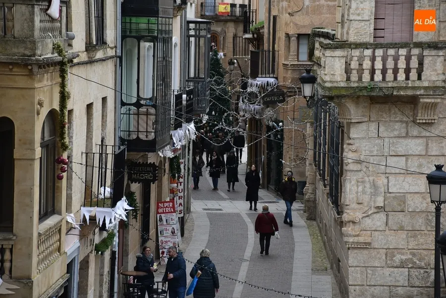 Foto 4 - Notable ajetreo en una ma&ntilde;ana de Nochebuena con mercadillo incluido