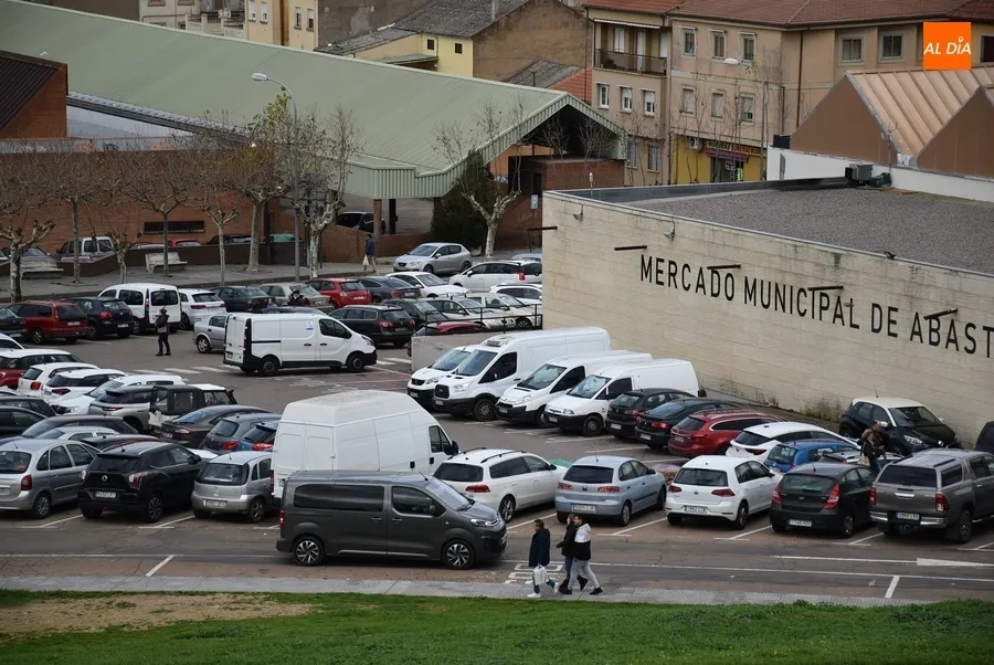 Foto 6 - Notable ajetreo en una ma&ntilde;ana de Nochebuena con mercadillo incluido