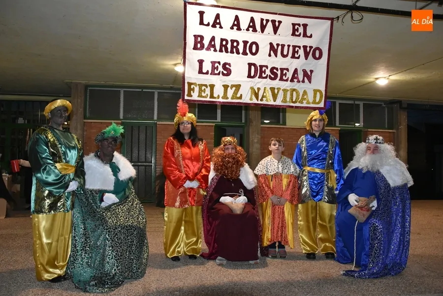 Foto 8 - El Barrio Nuevo estrena ubicaci&oacute;n para un bel&eacute;n viviente &lsquo;de Mundial&rsquo;