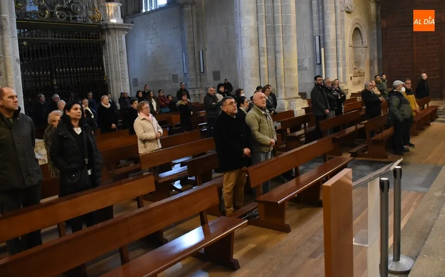 Foto 3 - Jos&eacute; Luis Retana preside por 1&ordf; vez la Misa Estacional del D&iacute;a de Navidad en la Catedral