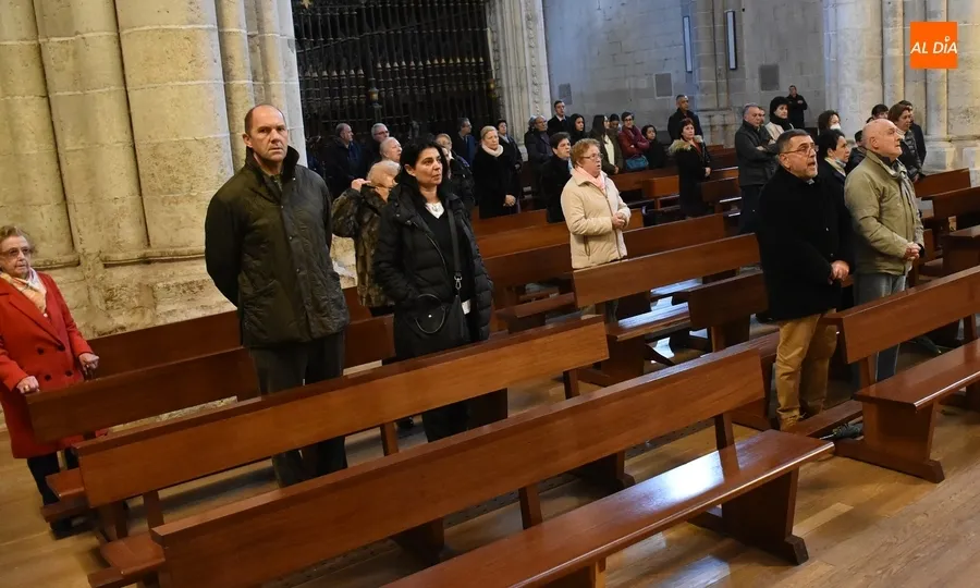 Foto 4 - Jos&eacute; Luis Retana preside por 1&ordf; vez la Misa Estacional del D&iacute;a de Navidad en la Catedral