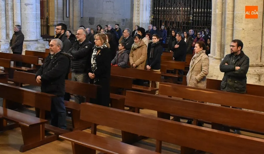 Foto 7 - Jos&eacute; Luis Retana preside por 1&ordf; vez la Misa Estacional del D&iacute;a de Navidad en la Catedral