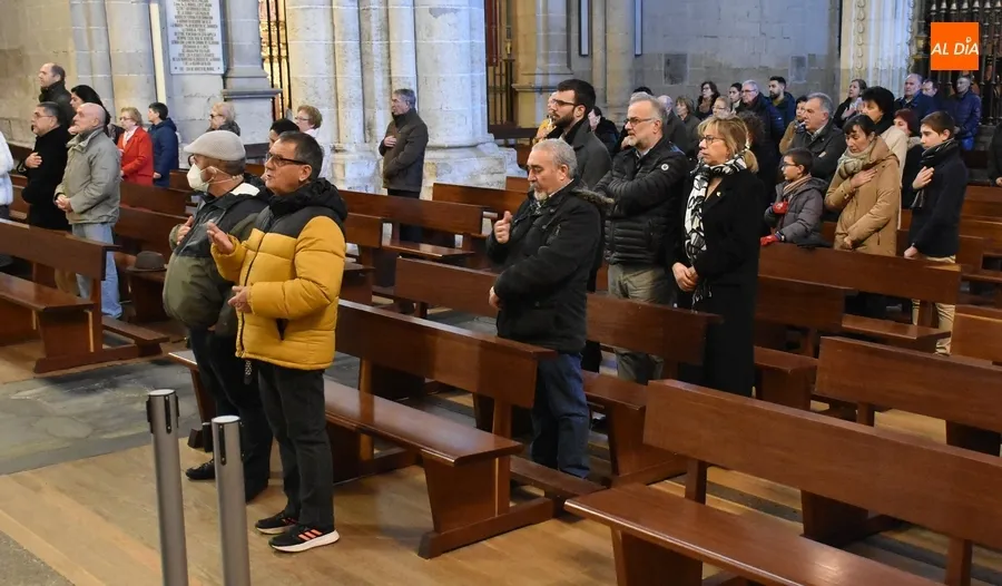 Foto 8 - Jos&eacute; Luis Retana preside por 1&ordf; vez la Misa Estacional del D&iacute;a de Navidad en la Catedral