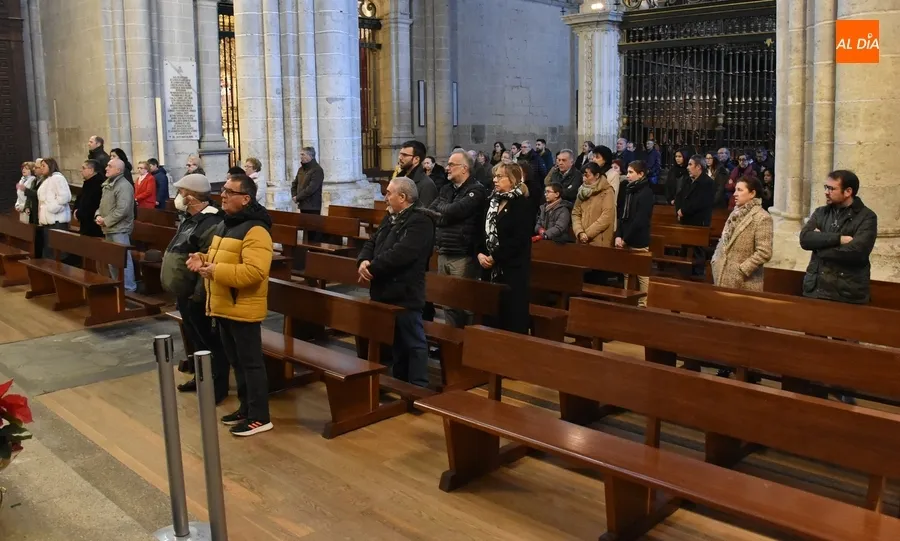 Foto 9 - Jos&eacute; Luis Retana preside por 1&ordf; vez la Misa Estacional del D&iacute;a de Navidad en la Catedral