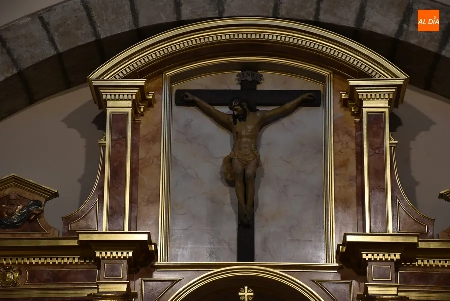 Foto 3 - Bendecido el flamante nuevo retablo de la Parroquia de San Crist&oacute;bal