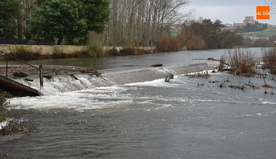 Foto 9 - El &Aacute;gueda sigue con un generoso caudal mientras que el pantano e Irue&ntilde;a rondan el 85% de capacidad