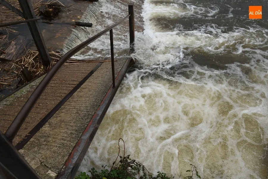 Foto 6 - El &Aacute;gueda sigue con un generoso caudal mientras que el pantano e Irue&ntilde;a rondan el 85% de capacidad