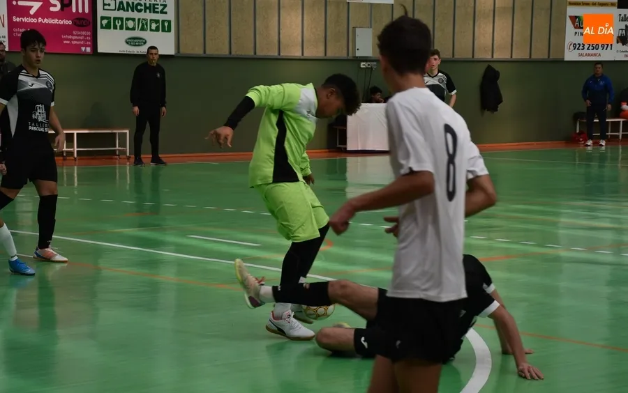 Foto 4 - El f&uacute;tbol sala vive un d&iacute;a de fiesta en Conde de Fox&aacute; de la mano de ARCIU