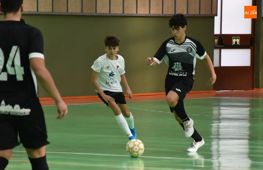 Foto 5 - El f&uacute;tbol sala vive un d&iacute;a de fiesta en Conde de Fox&aacute; de la mano de ARCIU