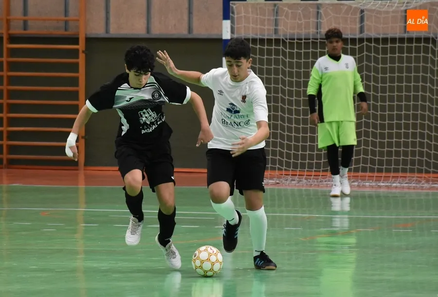 Foto 8 - El f&uacute;tbol sala vive un d&iacute;a de fiesta en Conde de Fox&aacute; de la mano de ARCIU