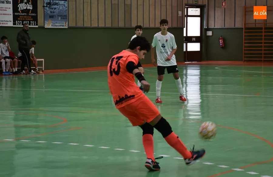 Foto 9 - El f&uacute;tbol sala vive un d&iacute;a de fiesta en Conde de Fox&aacute; de la mano de ARCIU