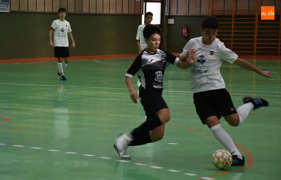Foto 11 - El f&uacute;tbol sala vive un d&iacute;a de fiesta en Conde de Fox&aacute; de la mano de ARCIU