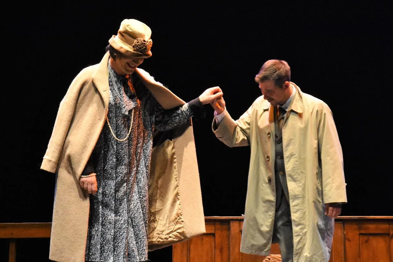 Representación de 'Testigo de cargo' por La Lengua Teatro. Fotos: Fernando Sánchez Gómez