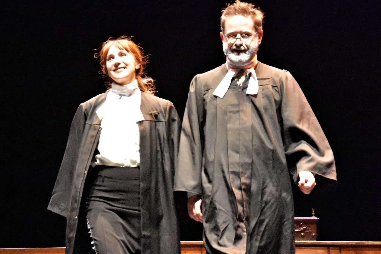 Representación de 'Testigo de cargo' por La Lengua Teatro. Fotos: Fernando Sánchez Gómez