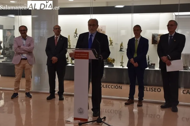 Colección de microscopios creada por Eliseo Carrascal. Fotos de Elena González