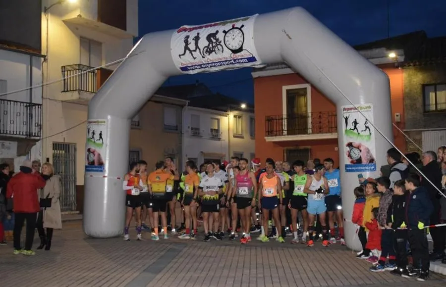 Foto 8 - Ruth Vicente Regatos y Luis Fernando Alaejos suben al podio en la San Silvestre de Lumbrales