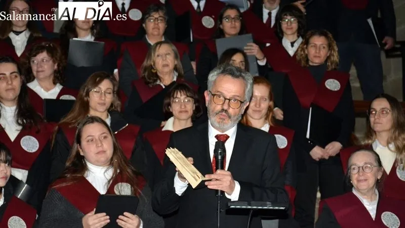 Actuación conjunta del Coro de la Universidad de Salamanca y del Coro Popular de Lumbrales