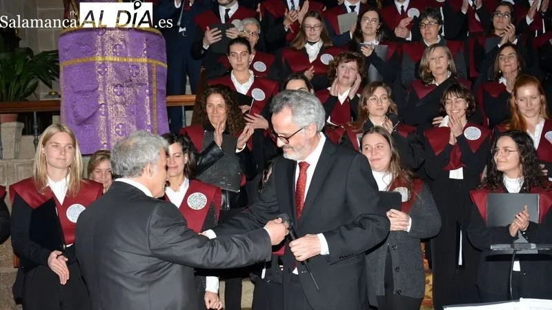 Actuación conjunta del Coro de la Universidad de Salamanca y del Coro Popular de Lumbrales
