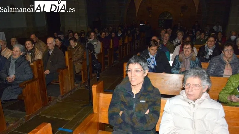 Actuación conjunta del Coro de la Universidad de Salamanca y del Coro Popular de Lumbrales