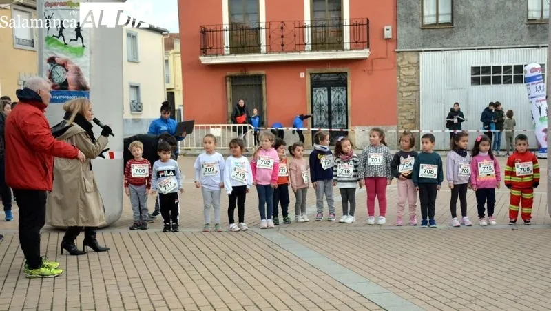 Foto 8 - Lumbrales vive una gran jornada deportiva con la participaci&oacute;n de m&aacute;s de 200 atletas