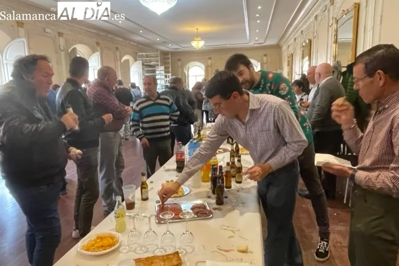 El Centro Social acogía el encuentro Navideño de trabajadores del Ayuntamiento y Corporación