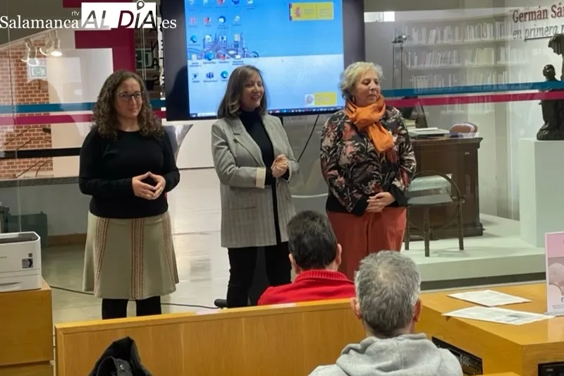 La subdelegada del gobierno, Encarnación Pérez, presenta en Peñaranda ‘La Administración Cerca de Ti’