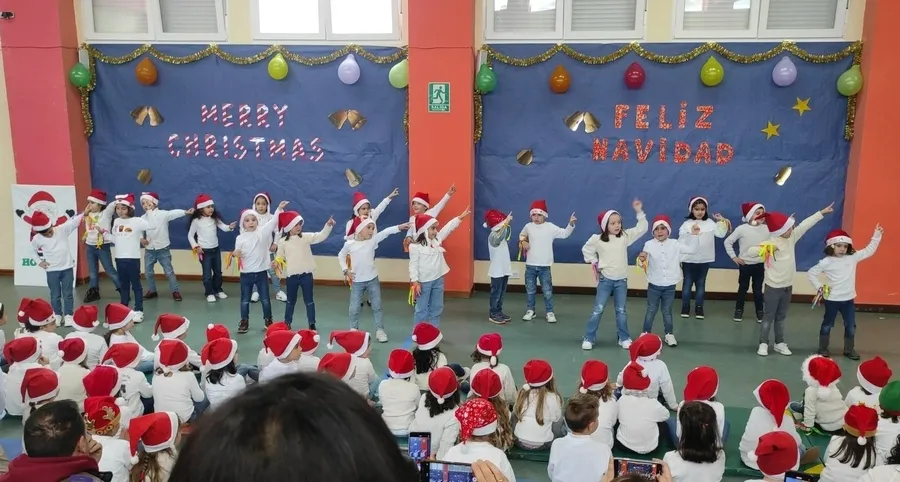 Foto 2 - Los peques del Colegio Mir&oacute;briga muestran a sus familias sus ganas de Navidad