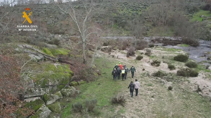 Imágenes de la Guardia Civil durante la búsqueda en la rivera de Cabeza de Framontanos