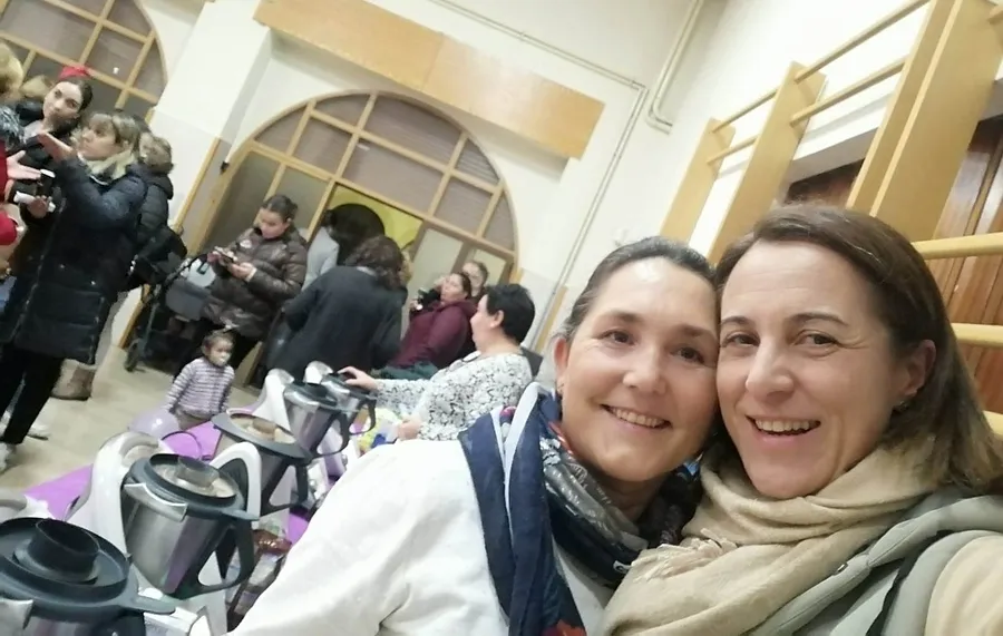 Foto 8 - Unas 200 personas celebran la llegada de la Navidad con la AMPA de Misioneras-Santa Teresa
