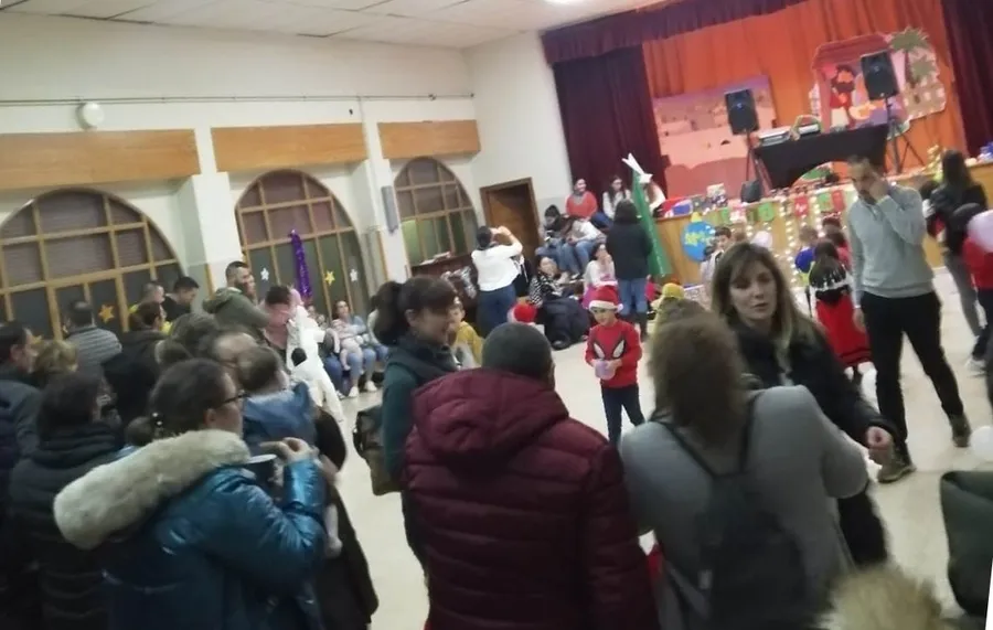 Foto 6 - Unas 200 personas celebran la llegada de la Navidad con la AMPA de Misioneras-Santa Teresa