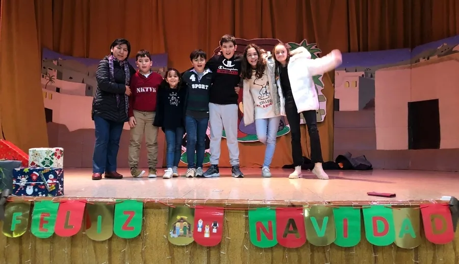Foto 3 - Unas 200 personas celebran la llegada de la Navidad con la AMPA de Misioneras-Santa Teresa