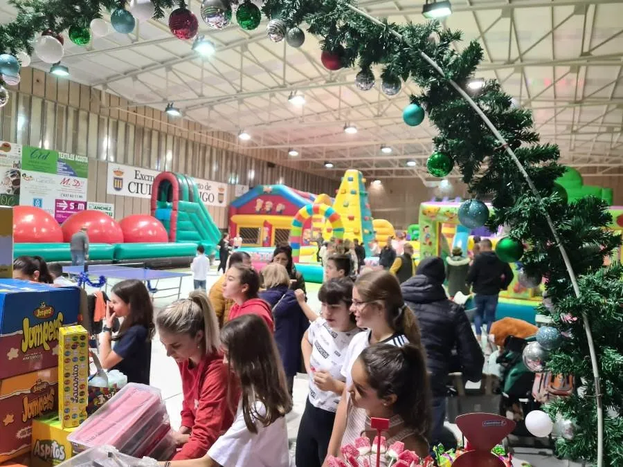 Foto 4 - Navilandia abre sus puertas recibiendo a Pap&aacute; Noel