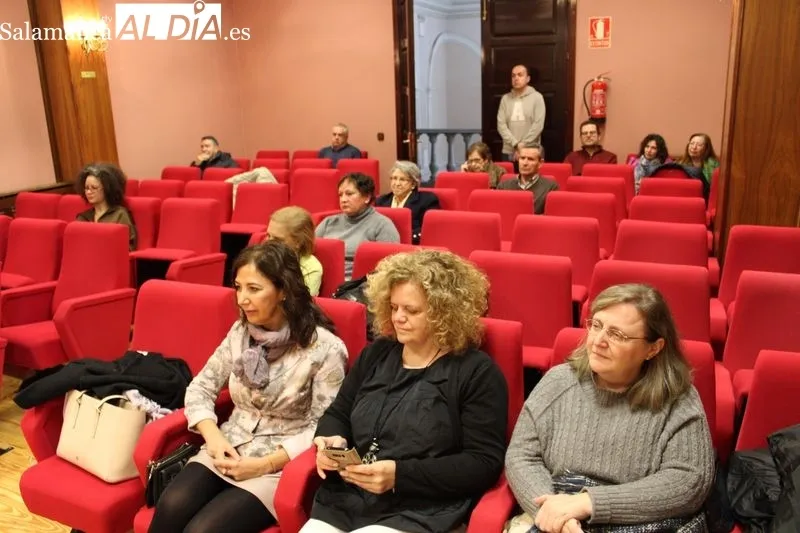 Foto 2 - Presentado en Alba de Tormes un libro sobre el Doctorado Honoris Causa de Santa Teresa