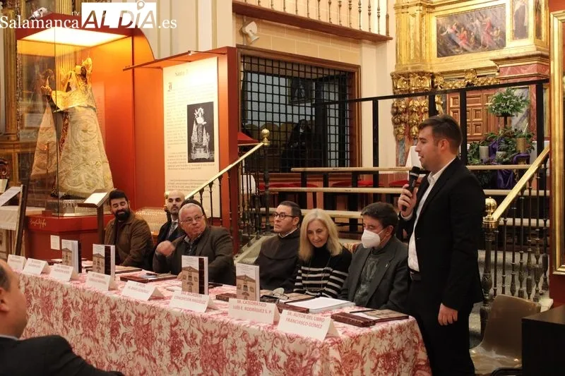 Foto 3 - Francisco G&oacute;mez presenta un libro sobre el Convento de San Juan de la Cruz 
