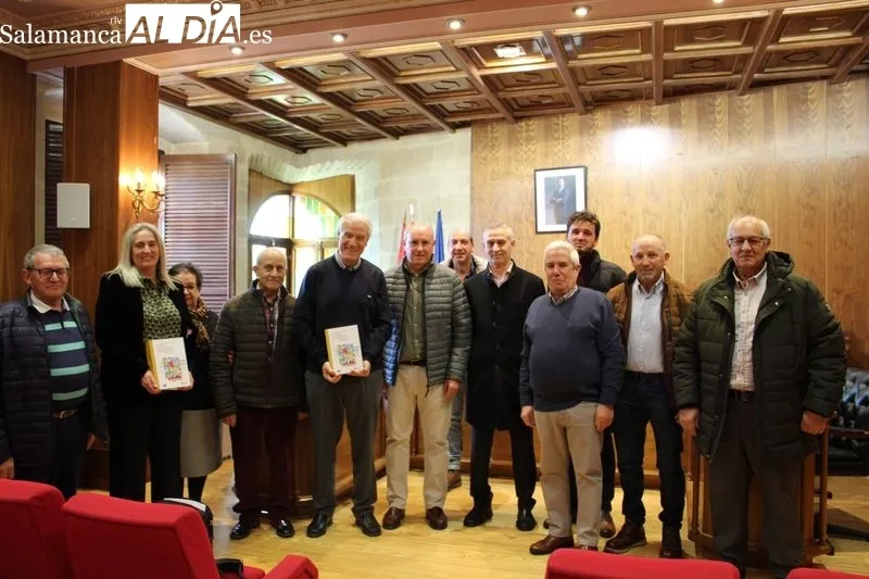 Foto 4 - Jes&uacute;s M&aacute;laga presenta su libro &lsquo;La vida cotidiana en la Salamanca del siglo XX 1898-1923&rsquo;