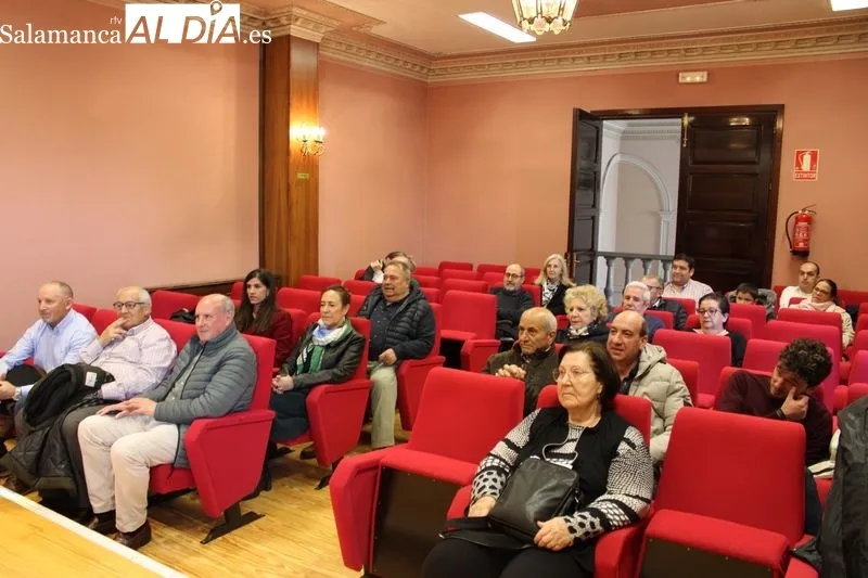 Foto 2 - Jes&uacute;s M&aacute;laga presenta su libro &lsquo;La vida cotidiana en la Salamanca del siglo XX 1898-1923&rsquo;