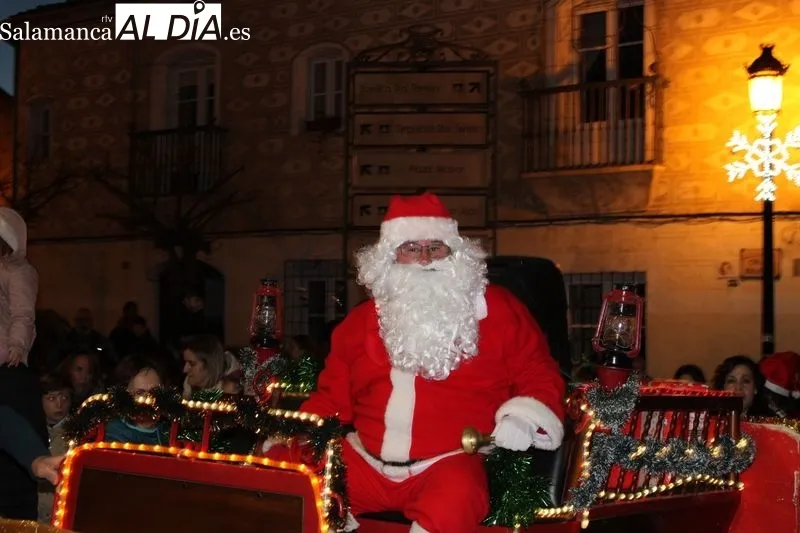 Foto 9 - Pap&aacute; Noel llega a las calles de Alba de Tormes&nbsp;