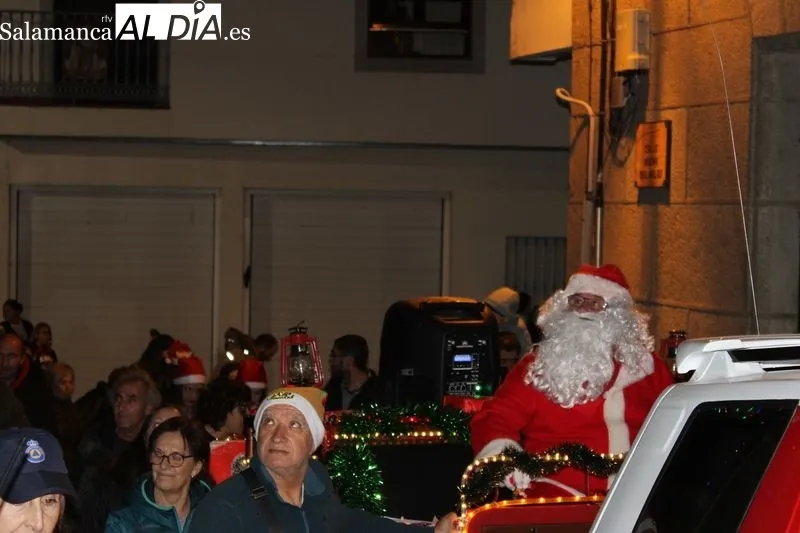 Foto 8 - Pap&aacute; Noel llega a las calles de Alba de Tormes&nbsp;