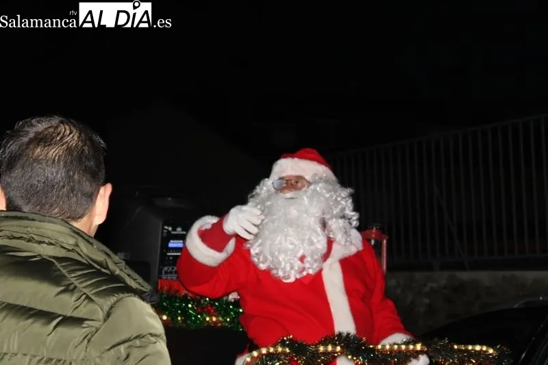 Foto 5 - Pap&aacute; Noel llega a las calles de Alba de Tormes&nbsp;