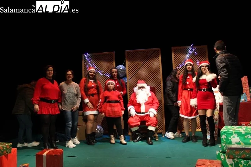 Foto 2 - Pap&aacute; Noel llega a las calles de Alba de Tormes&nbsp;