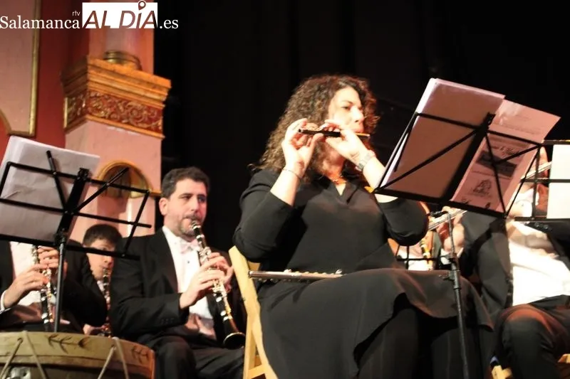 Foto 10 - La Banda de M&uacute;sica recorre los lugares y costumbres de la villa en el concierto de Navidad