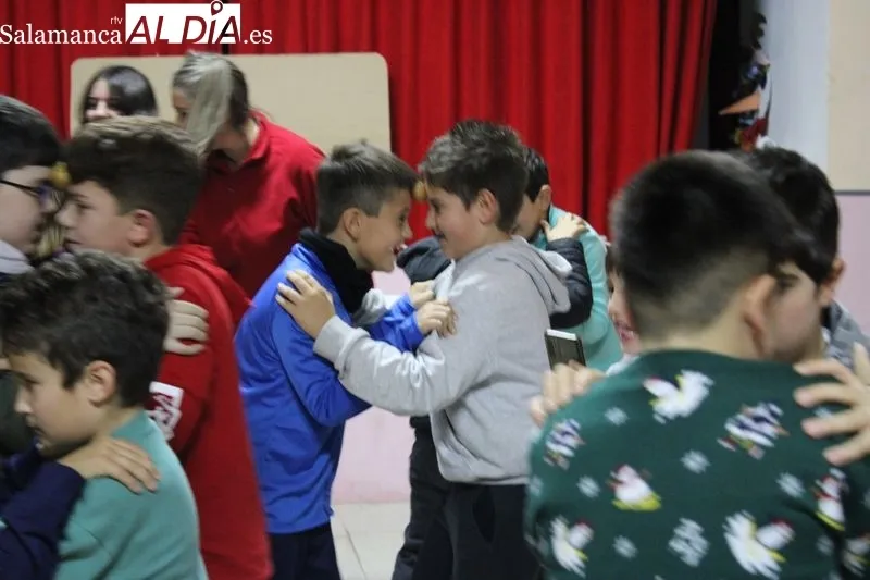 Foto 8 - Navales celebra su propias campanadas&nbsp;